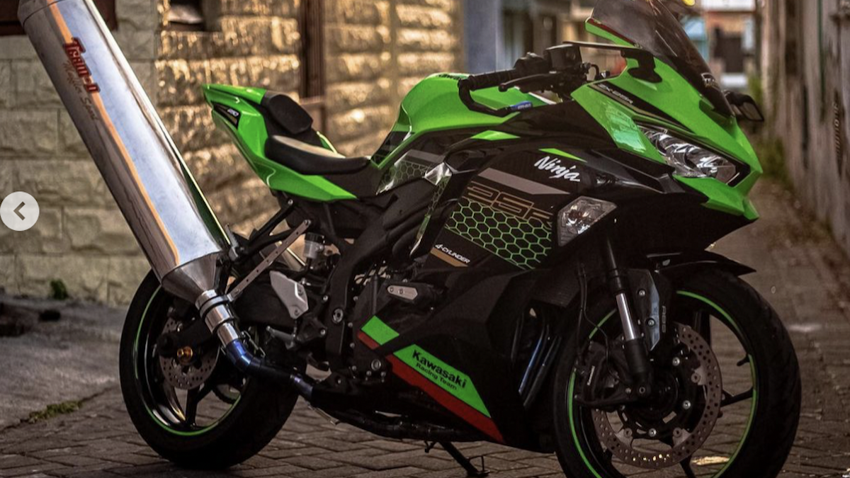 Kawasaki ZX-25R, modified, exhaust